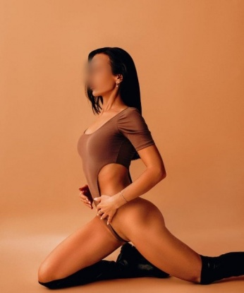 👄💦
Я знаю все секреты удовольствия и с радостью поделюсь ими с тобой. 💫
Моя фотография - это только небольшая часть моей привлекательности. Моя нежная кожа и изящные формы превышают все ожидания. 🌺
Я знаю, как принести радость и расслабление, независимо от того, какими предпочтениями ты обладаешь. 💑
Москва - место, где мои навыки и опыт сияют особенно ярко. 🌟
Так что не упускай возможность окунуться в мир наслаждения со мной. ✨
Оставь все свои заботы и доверься моим чудесным рукам. Мой основной приоритет - твое удовольствие! 🔥
Мои отзывы говорят сами за себя - мои клиенты всегда остаются довольными и хотят вернуться ко мне снова и снова. 💯🔝
Так что, дорогой, не теряй время, позвони мне прямо сейчас и создайме весенний сексуальный фейерверк в Москве! 🌸🎇 Евгения